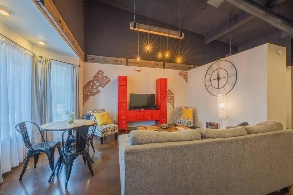 Haven At Hazel ~ Downtown Studio Demorest Exteriör bild