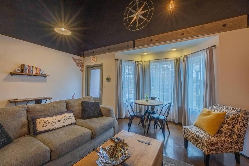 Haven At Hazel ~ Downtown Studio Demorest Exteriör bild